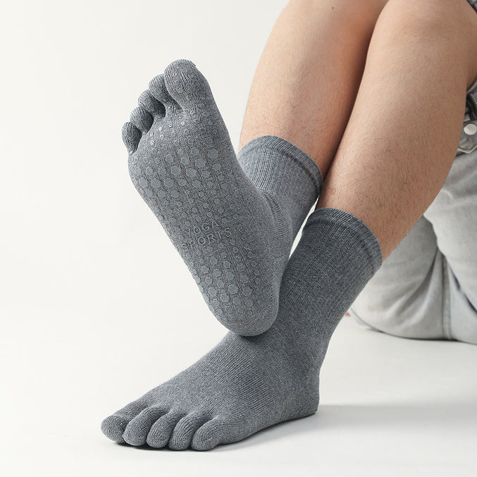 Ribbed Men’s Yoga Grip Socks