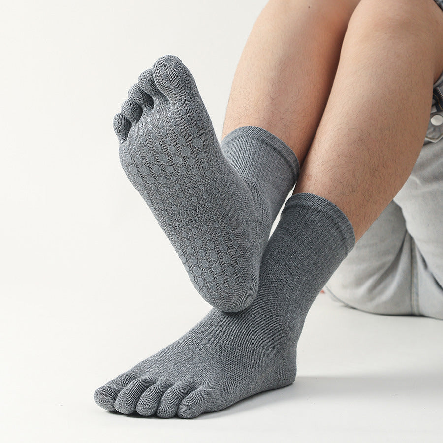 Ribbed Men’s Yoga Grip Socks