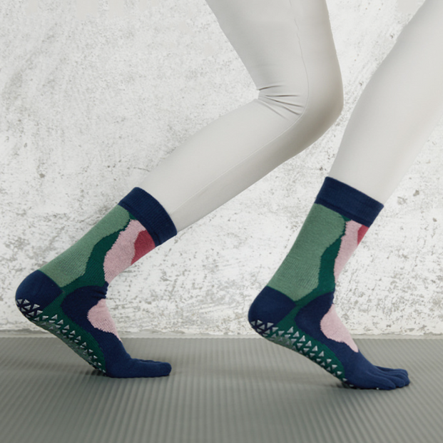Color Block Medium Grip Socks