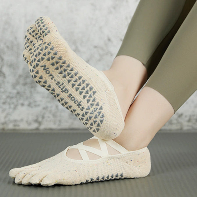 Lace-Up Five Toe Grip Socks 3 Pack