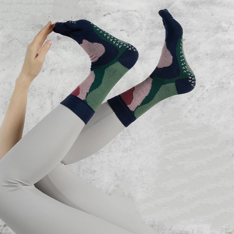 Color Block Medium Grip Socks