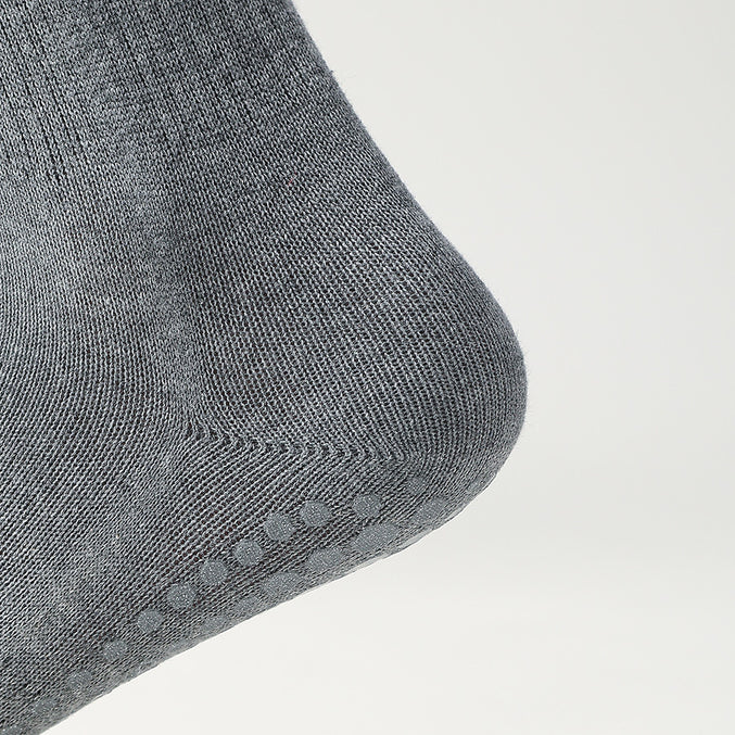 Ribbed Men’s Yoga Grip Socks