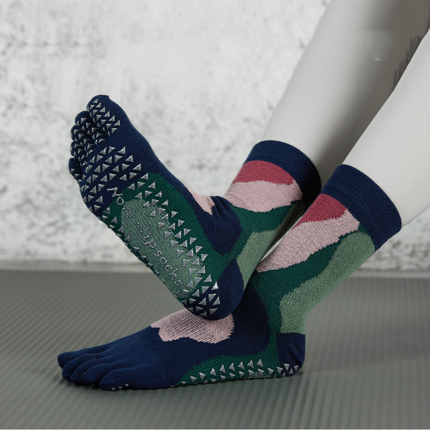 Color Block Medium Grip Socks