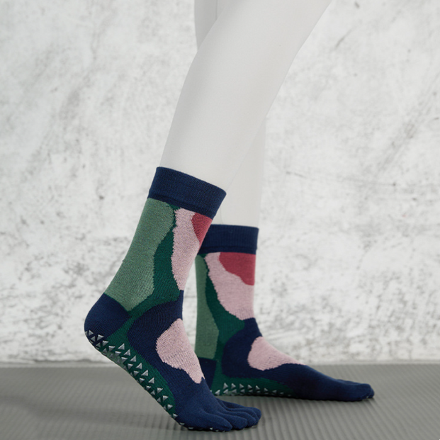 Color Block Medium Grip Socks