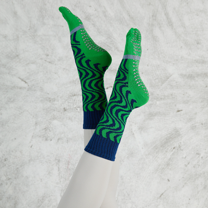 Color Block Medium Grip Socks