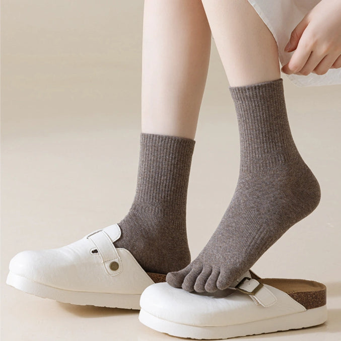 Antibacterial women’s five toe socks